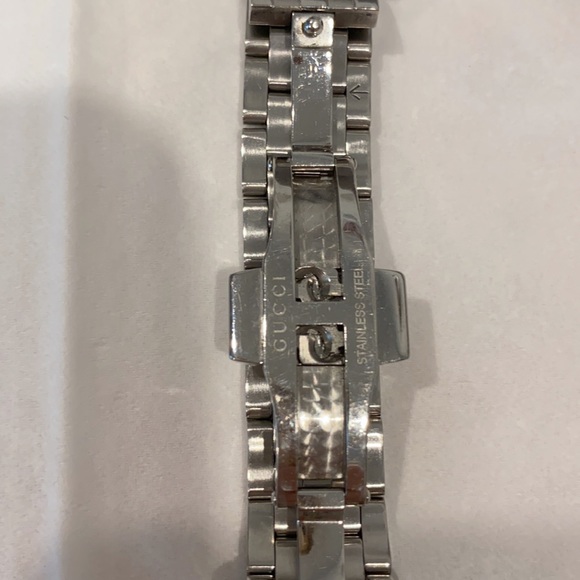 Authentic Gucci watch. main image 7